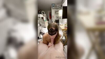 Голая Avery Leigh