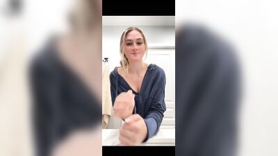 Голая Dahliadenali