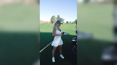 Голая Hailey Ostrom