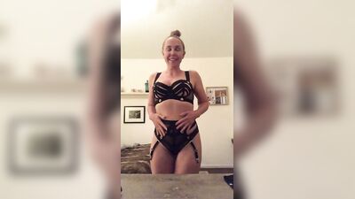 Голая Holly Randall