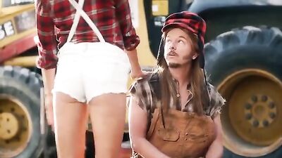 Голая Charlotte Mckinney