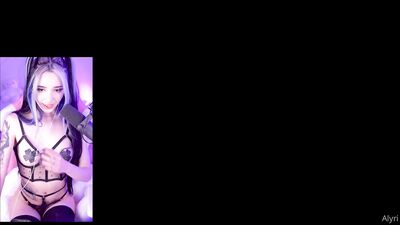 Голая Alyri