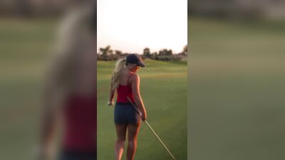 Голая Hailey Ostrom