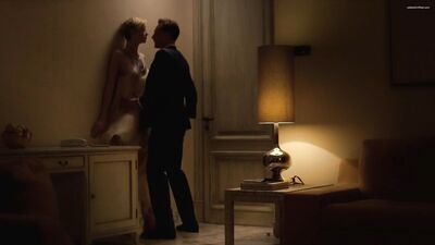 Голая Elizabeth Debicki