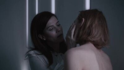 Голая Anna Friel