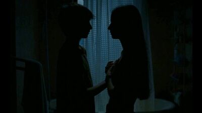 Сестра дрочит младшему брату в ванной (инцест в фильме, подрочила хуй, кончил в трусы сестре, соблазнила брата, лапает сиськи)