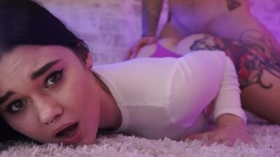 Она слишком узкая чтобы принять меня полностью