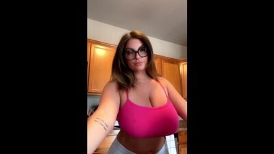 Kasey Madrazo shows her big tits cam home ero brunette glamour new onlyfans milf сиськи милф домашнее сливы