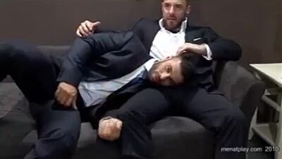 Chịt nhau trên ghế (3)