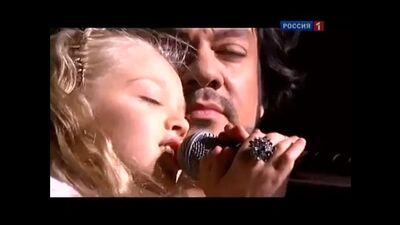 Шикарно поёт