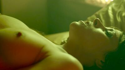 Ashley C, William и Tahyna Tozzi, обнаженная сцена секса в Julia