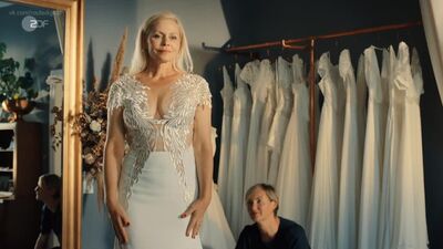 Ruby Commey, Susanna Simon - Nächste Ausfahrt Glück - Familienbesuch (2023) HD 1080p Nude? Sexy! Watch Online