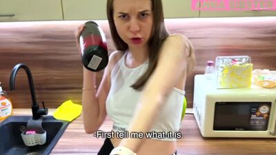 Когда Аня нашла резиновую пизду у брата, то предложила брату вариант поинтересней - свою киску