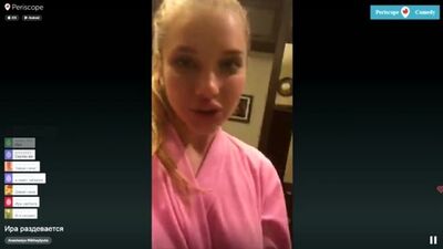 В женской раздевалке стоит скрытая камера, которая снимает девушек