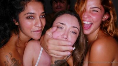 Agatha Vega, Yasmina Khan, Catherine Knight: Angels Can't Get Enough Of Victor Ray [Foursome, Orgy, Hardcore, Creampie]