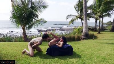 Janice Griffith & Small Hands [ Outdoors / Cunnilingus , Deep blowjob , Tattoo , On the beach , Shaved , Cumshot on chest]