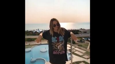 МАРЬЯНА И ФЭЙС - Фоткаешь?