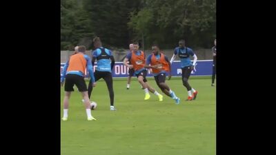 Вильфрид Заа гениально финтит на тренировке