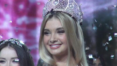 Корону «Мисс Россия-2017» получила 21-летняя Полина Попова из Свердловской области