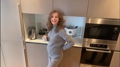 ЛИЗА АРЗАМАСОВА беременна