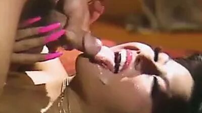 Mai Lin красивые длинные ногти