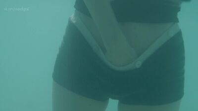 Hanna Alstrom, Carice van Houten Nude (covered) - Skleneny pokoj (The Glass Room, 2019) HD 1080p Watch Online