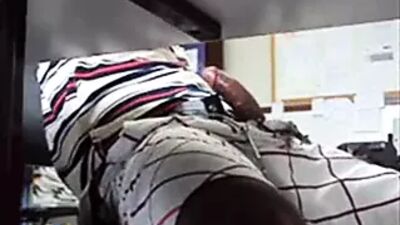 Дрочу в школе