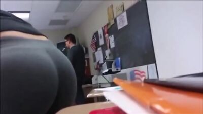 Попка в обыденной жизни ((Красивая, школа, не цп, не порно, не секс, не ебля, красивая попа, подглядел, жопа,попка, упругая,