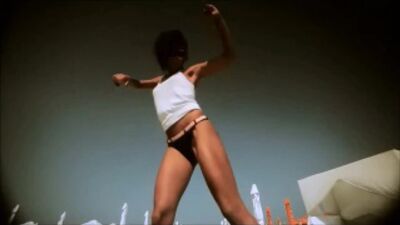 Эротический музыкальный клип девушек в бикини!