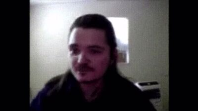 Почему Убермаргинал качается из стороны в сторону на своих стримах?