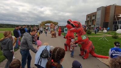 Забег динозавров в Центре YES, Стризнево