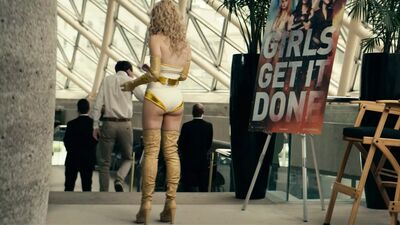 Erin Moriarty топлесс, пареньки, задница, промежность, верблюжья лапка, сиськи, ноги