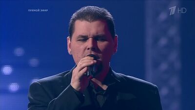 Михаил Озеров. «К стеклу прильнув лицом... Ты уйдешь... Я закрыл глаза... Я живой...»