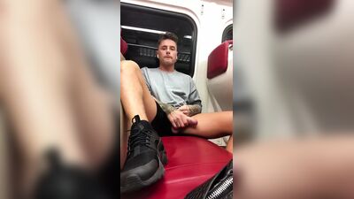 Дрочка в поезде