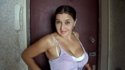 Неверная русская жена Алина Туманова трахнулась с соседом и получила много спермы в анал. Минет SexWife Russian MILF Зрелая Moms