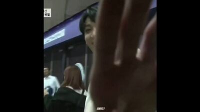 BTS - "Чонгук просит фанатку не снимать голый торс Чимина"