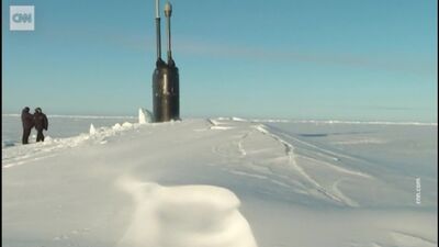 Американская подлодка вмерзла в лед, отрабатывая "удары по России"