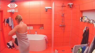 Anja Schüte Promi Nude - BB GER Bath-Changing 20.-22.08. (2015)