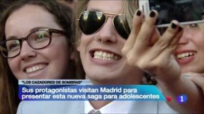 CAZADORES DE SOMBRAS - Premiere MADRID - Lilly Collins - James Campbell - Robert Sheehan