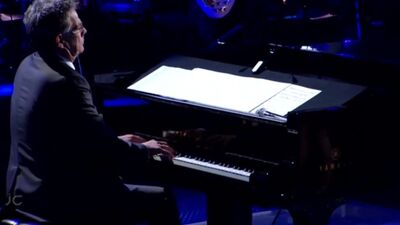 Даже пианист не выдержал, когда она начала петь ЭТО. Такого звучания он еще в жизни не слышал!