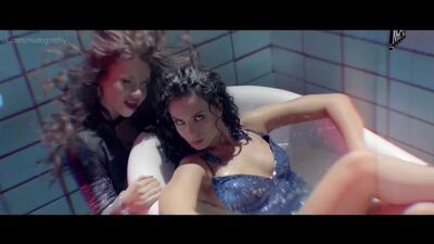 Настя Каменских и Бьянка в клипе "Стиль собачки" (2015) HD 1080p - Голая? Секси, бельё, попки