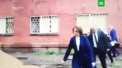 Мэр Омска прошлась по улицам своего города и упала в лужу