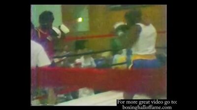 15-ти летний Майк Тайсон боксирует на турнире Золотые перчатки. Невероятно редкие кадры