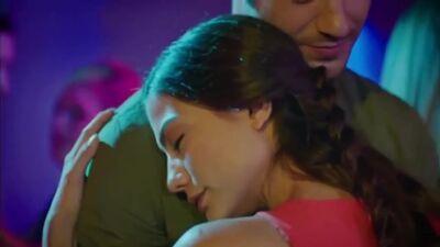 Запах клубники / Аромат клубники / Cilek kokusu (Аслы и Бурак) - Мир на двоих