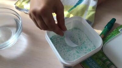 Как вывести пятно от зеленки