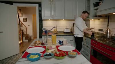 Aynen Aynen 3 sezon 2 bölüm Sen kahvaltı mı hazırladın?