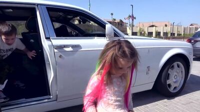 Мисс Кейти празднует День Рождения. Семья Мистера Макса подарили Белый АВТО + Голивуд. Детское новое видео Катя и Максим 2018