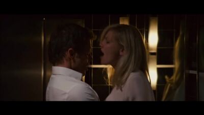 Kirsten Dunst - Bachelorette (2012) (эротическая постельная сцена из фильма знаменитость трахается голая занимается сексом)