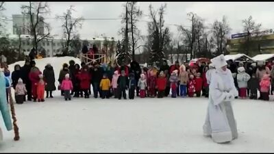 ДКХ на площади Дзержинского НГ 2021-22